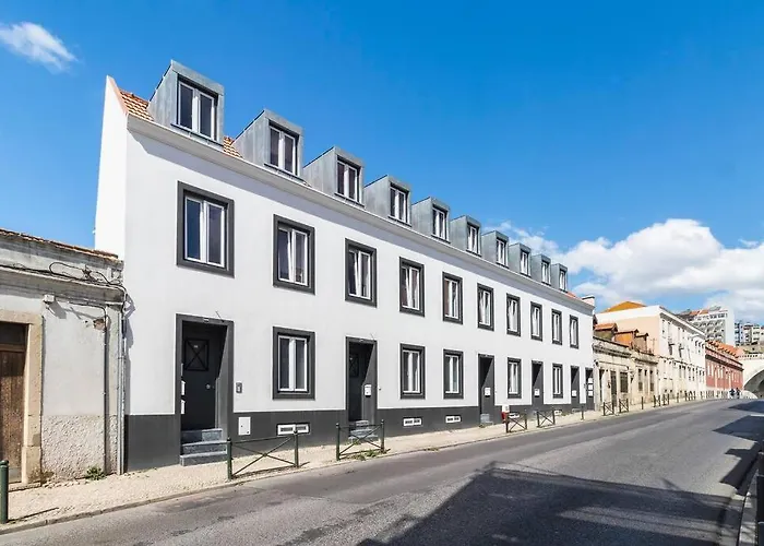 Lisbon Hill House - No. 589C